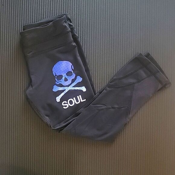 Lululemon cropped leggings  - Picture 1 of 4